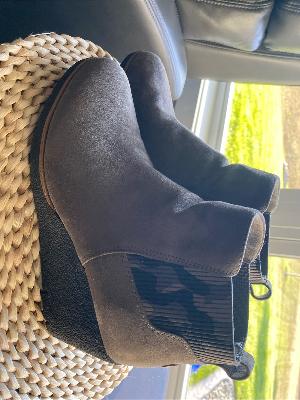 Dr. Scholl's women’s Suede Chukka Boot in Dark Gray